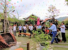 Image: Training course on ecotourism for ethnic minorities held