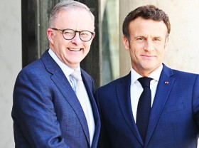 Image: Efforts to heal the rift between France and Australia