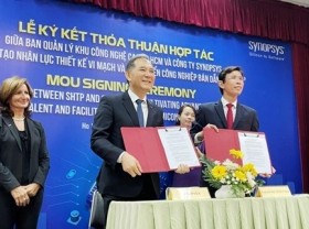 Image: US chip giant assists Vietnam in training workforce