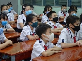 Image: Hanoi formally introduced the back-to-school time, particularly for grade 1 college students
