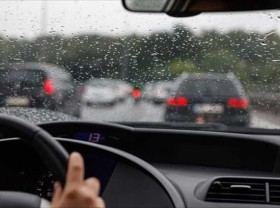 Image: 5 notes when driving a automotive when collaborating within the “swimming match” on the road