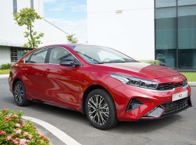 Image: Kia K3, Mazda3 and a sequence of C-class sedans concurrently cut back costs in August