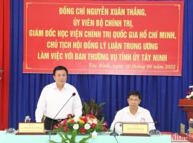 Image: Politburo member Nguyen Xuan Thang works with Tay Ninh Provincial Party Committee