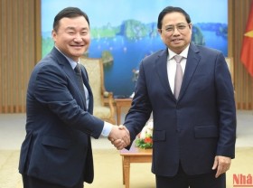 Image: Prime Minister asks Samsung Electronics to expand operations in Vietnam