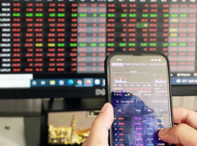 Image: Investors proceed with caution amid uncertainty