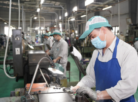 Image: Vietnam looks to quadruple support industries