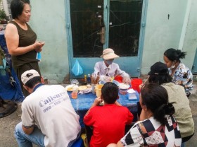 Image: Check out this 50-year-old banh uot stall in Ho Chi Minh City