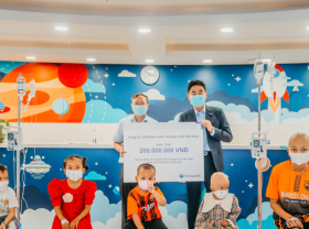 Image: Shinhan Life Vietnam continues to support children with blood cancer