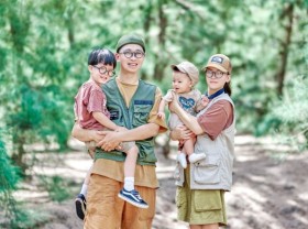 Image: Young family roaming Quy Nhon – Phu Yen taking beautiful photos