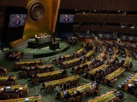 Image: Vietnam calls for dialogue to end nuclear threat