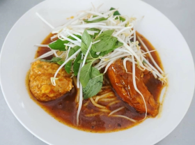 Image: Ca Mau’s famous cake makes diners sweat and still can’t stop eating
