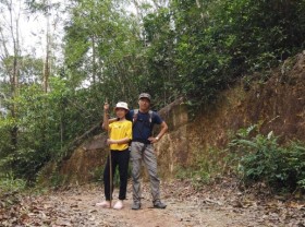 Image: Dinh mountain and Coc lake attract mountaineers to camp
