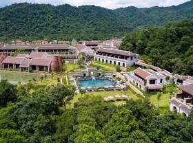 Image: The land between the mountains and forests is likened to the “first spirit mountain” of Vietnam: Scenery with an ancient flavor
