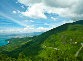 Image: Discovering the pass that reached the top of “the most beautiful coastal roads in the world”, what seemed strange turned out to be in a very familiar place!