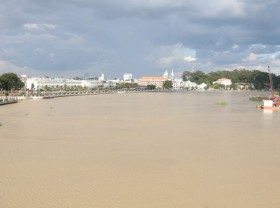 Image: See the first pedestrian street along the Saigon River in Binh Duong province
