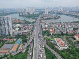 Image: The gateway to Hanoi and Ho Chi Minh City is congested on the last day of the holiday