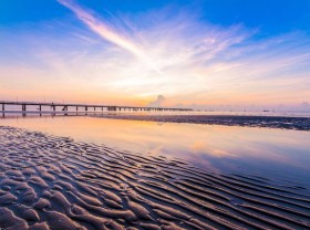 Image: Whispering in front of Tan Thanh beach – a copy of Thai Binh’s “infinity sea” right in Tien Giang