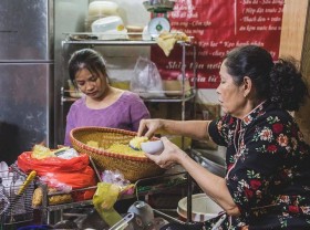 Image: 3 restaurants up to 100 years old in Hanoi, not only famous at home but also famous internationally