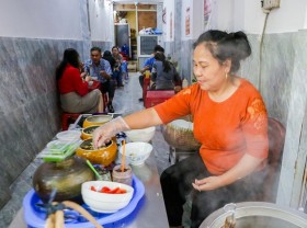 Image: A noodle shop for 35 years, selling more than 100kg of snails every day in Hanoi’s Old Quarter
