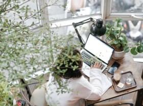 Image: Cafes that “motivate” Hanoi office workers to work productively all-day