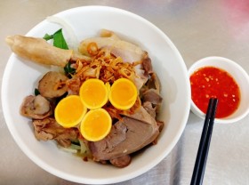 Image: Da Lat style wet cake with chicken hearts