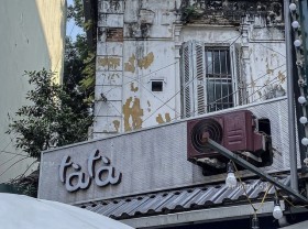 Image: Embrace the whole autumn in your lap at the “love tank” cafes in Hanoi