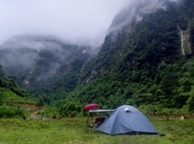 Image: Leaving Hanoi for the highlands, the young man found a dream-like life in the midst of the great northern poles