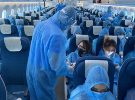 Image: Two provinces ordered to provide documents on Covid repatriation flights