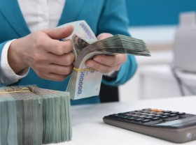 Image: What’s the distinction between base wage and base wage?