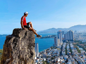 Image: The mountain can see all of Nha Trang day and night ￼