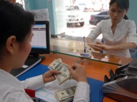 Image: Central bank urges compliance with forex rules
