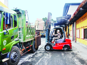 Image: Fertilizer firm displays production, business creativity