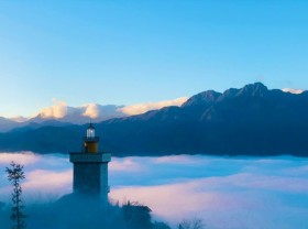 Image: Four resorts watching the sea of ​​clouds