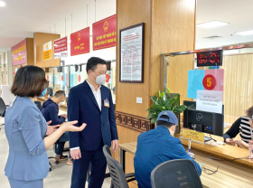 Image: Hanoi spurs administrative reform