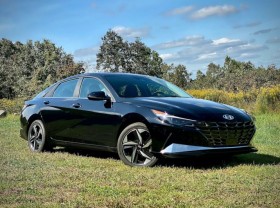 Image: 3 hybrid fashions with a worth of lower than VND 600 million save gasoline
