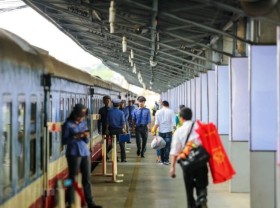 Image: Train tickets for Lunar New Year holiday available next week