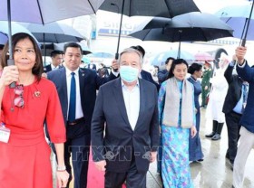 Image: UN Secretary-General arrives in Hanoi for two-day Vietnam visit