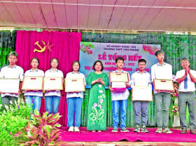 Image: Van Giang High School: Training innovation