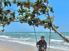 Image: What does the beach resort appearing in Binh Thuan have that anyone who comes to travel must admire and praise?