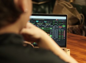 Image: DZM shares face trading suspension