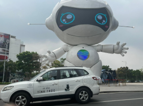 Image: Giant robot in Thu Duc City, new check-in point for young people