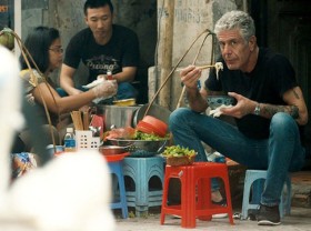 Image: How is the noodle shop in Hanoi that was introduced by chef Anthony Bourdain on CNN TV now?