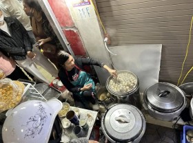 Image: “Refreshing” Hai Phong food tour with special dishes only sold in winter and a food market that few people notice