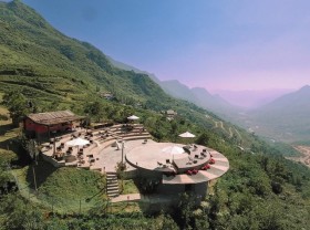 Image: Sapa has 4 cafes covering the valley for you to sip water while enjoying the majestic nature