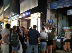 Image: The barbecue truck in District 1 has been honored by the American magazine, even foreign customers have to wait in line to buy