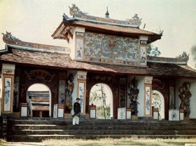 Image: The “mystery” of the dragon painting is hidden at the gate of Thien Mu pagoda in the ancient capital of Hue