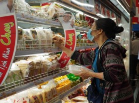 Image: Food import prices increase as dollar rises