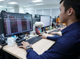 Image: KBC chairman to buy 50 million shares