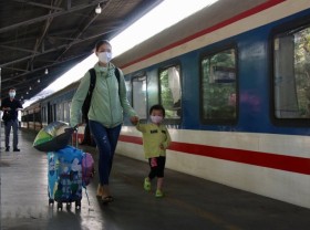 Image: Additional 8,000 train tickets for Tet revelers
