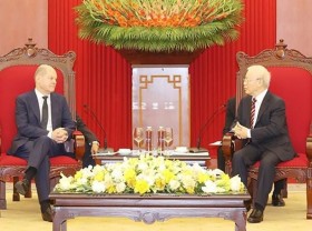 Image: German Chancellor meets Party General Secretary, holds talks with Vietnam PM